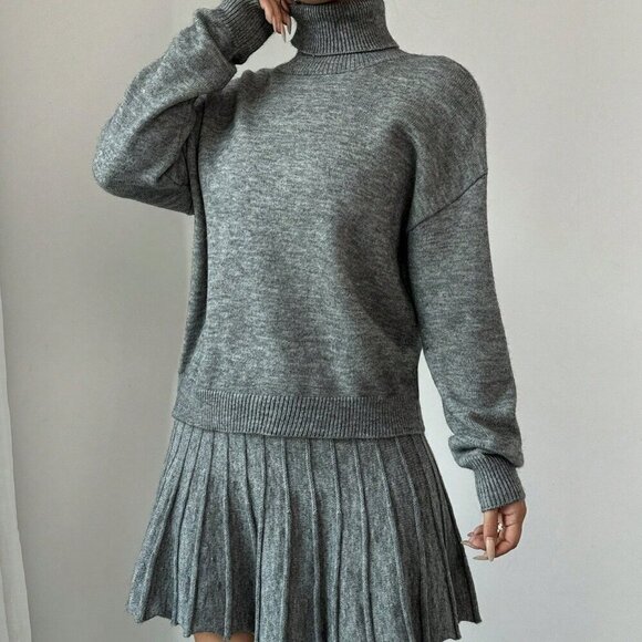 Grey Casual Women's Solid Color Loose Pleated Skirt And Turtleneck Sweater Suit - Picture 4 of 5